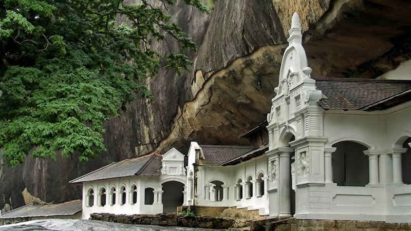 Dambulla cave temple